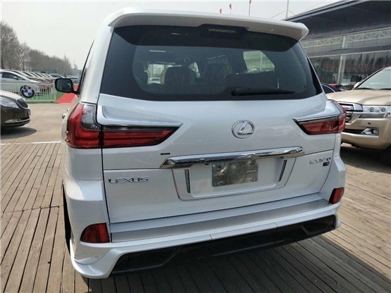 2019款雷克薩斯LX570巔峰限量版 矩陣大燈與經(jīng)濟(jì)信息咨詢的跨界解讀